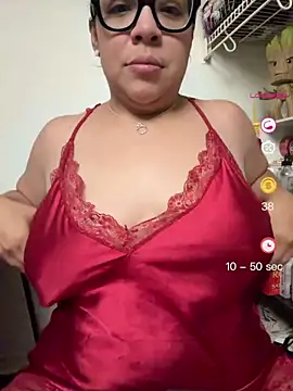 Snapshot of BettyWhispers chatting on June 6, 2026, 8:52 am BettyWhispers online show from June 6, 2026, 8:52 am