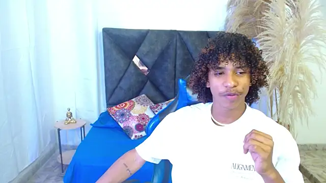 angelll18  online show from March 17, 2026, 8:34 pm