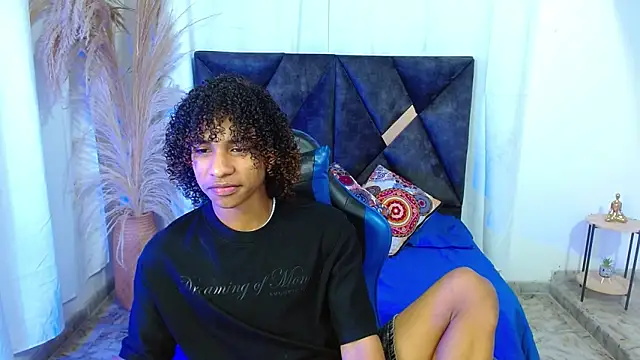 Snapshot of angelll18_ chatting on June 6, 2026, 9:20 pm angelll18 online show from June 6, 2026, 9:20 pm