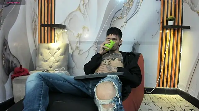 Straight Guy22 online show from February 1, 2026, 3:16 am