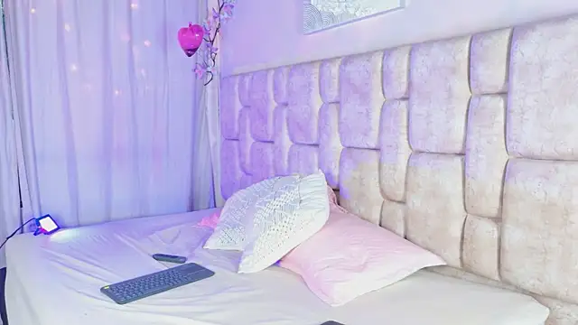 NanyMatrioska online show from May 5, 2026, 10:24 pm