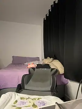 privsloirinha online show from January 13, 2026, 11:30 pm