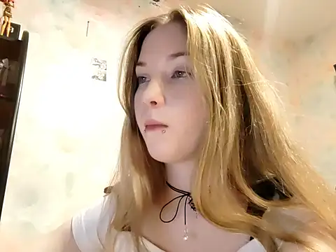 ElvaDeveja online show from December 16, 2025, 10:08 am