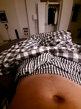 Strammer Junge online show from December 18, 2025, 10:02 pm