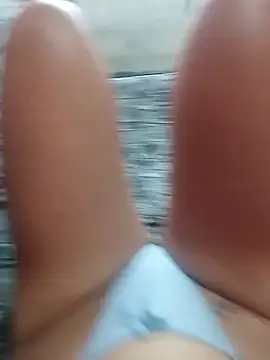 layanehot online show from December 18, 2025, 9:25 am