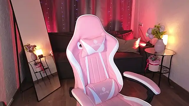 Nicoll Cherry online show from February 1, 2026, 5:38 am