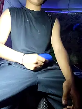 Snapshot of leo_hott chatting on December 16, 2025, 8:40 am leo hott online show from December 16, 2025, 8:40 am