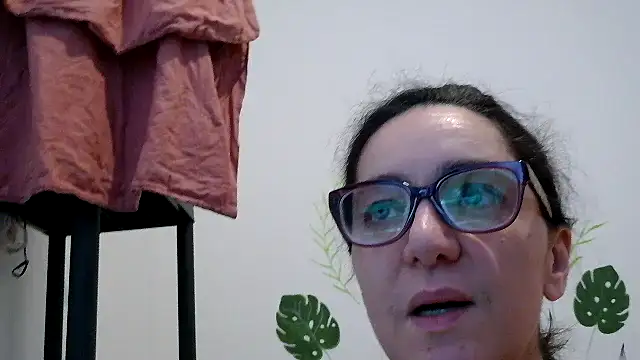 Snapshot of anngelle chatting on May 2, 2026, 11:26 am anngelle online show from May 2, 2026, 11:26 am