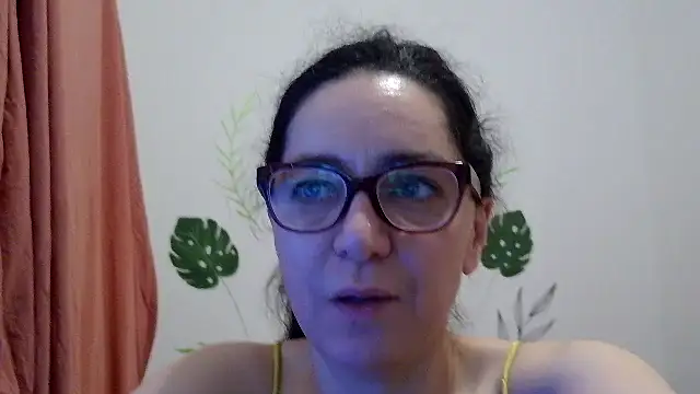 Snapshot of anngelle chatting on April 22, 2026, 5:36 am anngelle online show from April 22, 2026, 5:36 am
