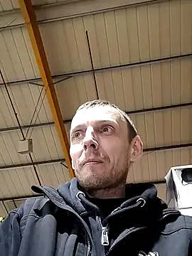 CrookedBunk3527 online show from January 7, 2026, 4:12 pm