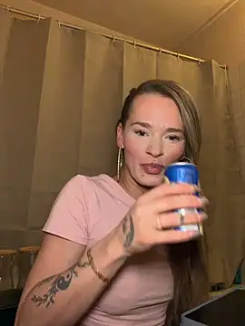 Snapshot of vinique99 chatting on March 1, 2026, 11:32 am vinique99 online show from March 1, 2026, 11:32 am