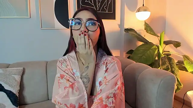 Hiyori Bloom  online show from March 21, 2026, 5:41 am