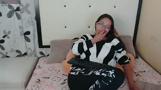 Snapshot of 1sasha_grey__1 chatting on June 19, 2026, 10:15 pm 1sasha grey 1 online show from June 19, 2026, 10:15 pm