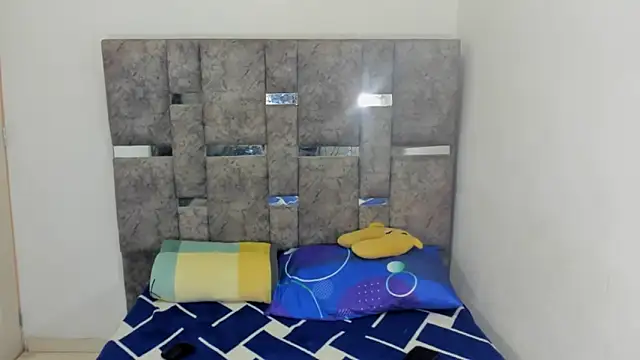 Snapshot of Tayler_tabarez chatting on December 19, 2025, 3:47 pm Tayler tabarez online show from December 19, 2025, 3:47 pm