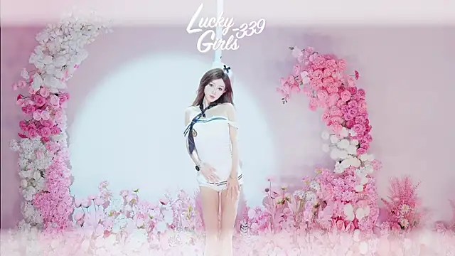 Snapshot of Luckygirls-339 chatting on May 23, 2026, 11:04 pm Luckygirls-339 online show from May 23, 2026, 11:04 pm