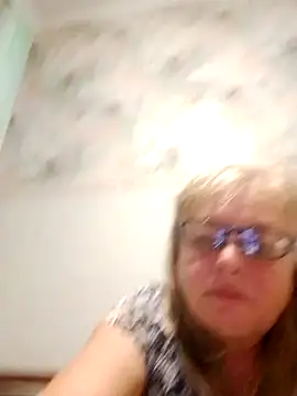 Snapshot of LinaLight88 chatting on December 17, 2025, 8:58 pm LinaLight88 online show from December 17, 2025, 8:58 pm