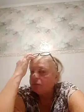 Snapshot of LinaLight88 chatting on December 18, 2025, 8:23 pm LinaLight88 online show from December 18, 2025, 8:23 pm