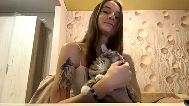 Snapshot of YolondaLillie chatting on December 14, 2025, 10:43 am YolondaLillie online show from December 14, 2025, 10:43 am