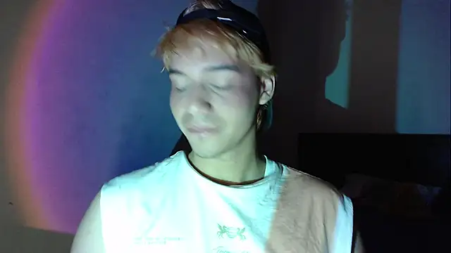 CrisotpherMoretti online show from February 1, 2026, 7:01 pm