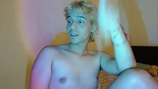 CrisotpherMoretti online show from February 2, 2026, 7:07 am