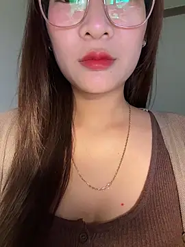 Snapshot of -Lena- chatting on December 16, 2025, 5:17 pm -Lena- online show from December 16, 2025, 5:17 pm