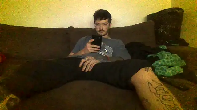 Snapshot of atreus69big chatting on May 4, 2026, 6:00 pm atreus69big online show from May 4, 2026, 6:00 pm