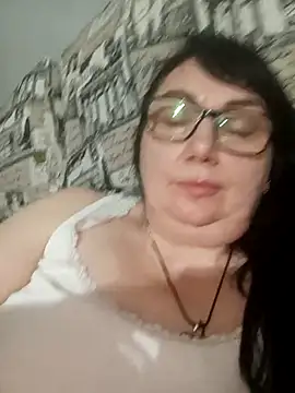 MariSwan222 online show from June 18, 2026, 8:36 pm