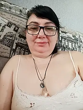 MariSwan222 online show from April 23, 2026, 7:37 am