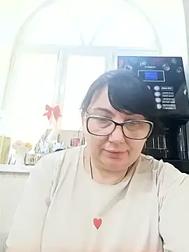 MariSwan222 online show from June 29, 2026, 8:21 am