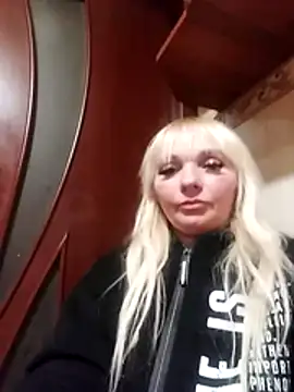 Snapshot of MirandaStar462 chatting on December 15, 2025, 4:35 pm MirandaStar462 online show from December 15, 2025, 4:35 pm