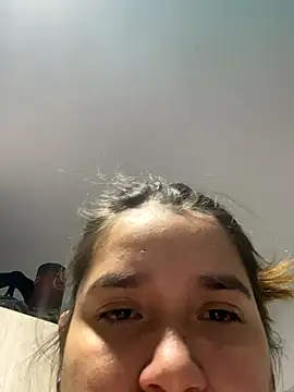 Snapshot of R-OMINALAPELIGROSA21 chatting on December 15, 2025, 1:22 am R-OMINALAPELIGROSA21 online show from December 15, 2025, 1:22 am