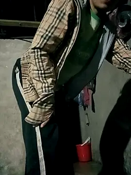 Snapshot of Andrea-688 chatting on December 15, 2025, 9:53 pm Andrea-688 online show from December 15, 2025, 9:53 pm