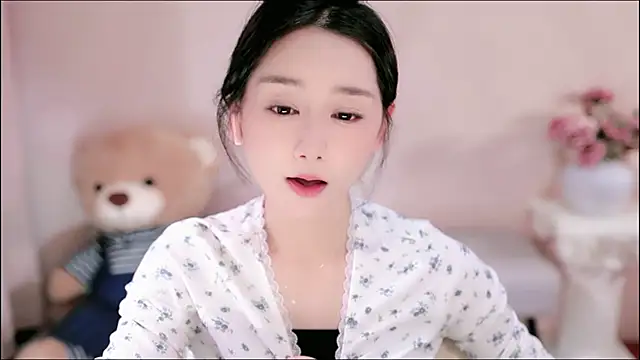 Snapshot of IamMeow- chatting on March 5, 2026, 1:19 pm IamMeow- online show from March 5, 2026, 1:19 pm