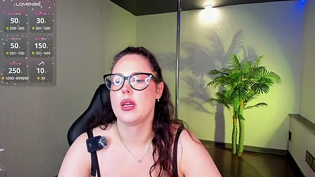 Snapshot of AlbaLimory chatting on July 3, 2026, 5:08 pm AlbaLimory online show from July 3, 2026, 5:08 pm