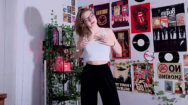 JeaneneWoltz online show from January 15, 2026, 10:07 am