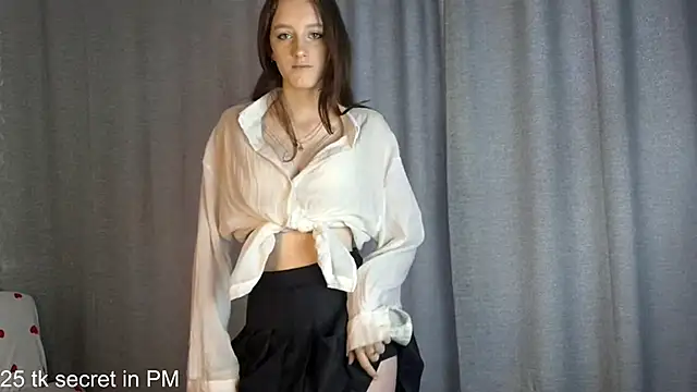 Snapshot of LisaBoddy chatting on May 11, 2026, 12:28 pm LisaBoddy online show from May 11, 2026, 12:28 pm