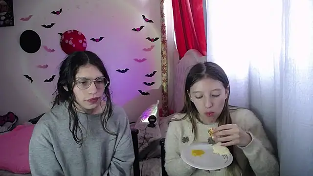 Snapshot of Briar_y_Blair chatting on March 28, 2026, 3:13 pm Briar y Blair online show from March 28, 2026, 3:13 pm