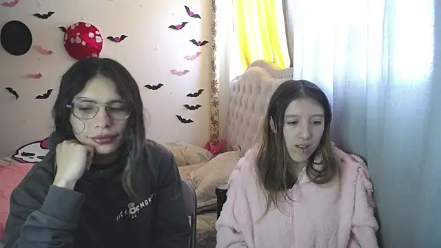 Snapshot of Briar_y_Blair chatting on March 14, 2026, 2:12 pm Briar y Blair online show from March 14, 2026, 2:12 pm