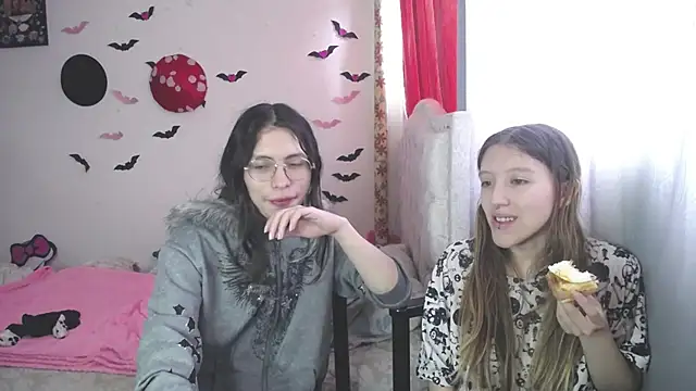 Snapshot of Briar_y_Blair chatting on March 24, 2026, 3:01 pm Briar y Blair online show from March 24, 2026, 3:01 pm