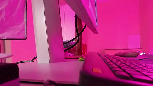 aishadolll online show from February 7, 2026, 10:34 am