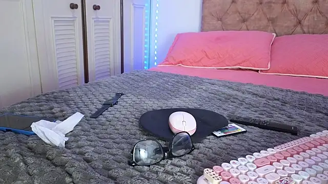 Valery  lovex online show from March 5, 2026, 8:44 am