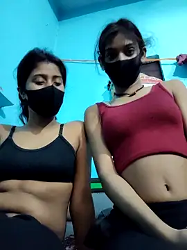 Snapshot of Aaradhya-Rani chatting on February 6, 2026, 8:10 am Aaradhya-Rani online show from February 6, 2026, 8:10 am