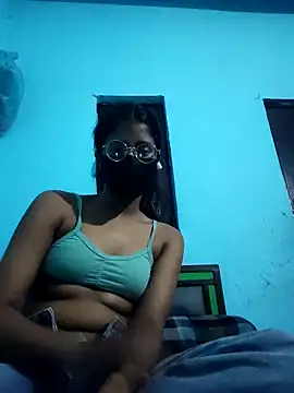 Snapshot of Aaradhya-Rani chatting on March 5, 2026, 7:10 pm Aaradhya-Rani online show from March 5, 2026, 7:10 pm