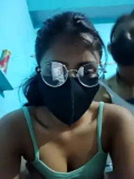 Snapshot of Aaradhya-Rani chatting on February 24, 2026, 7:15 pm Aaradhya-Rani online show from February 24, 2026, 7:15 pm