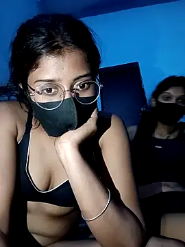 Snapshot of Aaradhya-Rani chatting on April 15, 2026, 7:29 pm Aaradhya-Rani online show from April 15, 2026, 7:29 pm