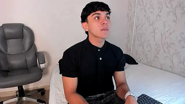  TaylorBlack online show from February 25, 2026, 11:43 am