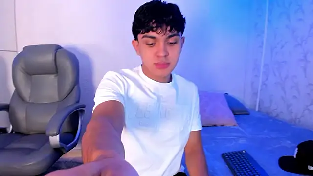  TaylorBlack online show from February 8, 2026, 11:41 am