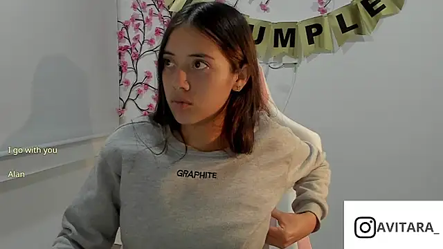 vanesita  online show from March 19, 2026, 1:49 am