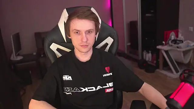 Snapshot of art_hunter chatting on December 15, 2025, 8:47 pm art hunter online show from December 15, 2025, 8:47 pm