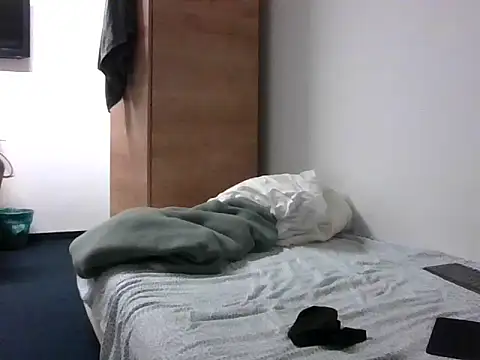 sweetpinoy2027 online show from January 7, 2026, 10:15 pm